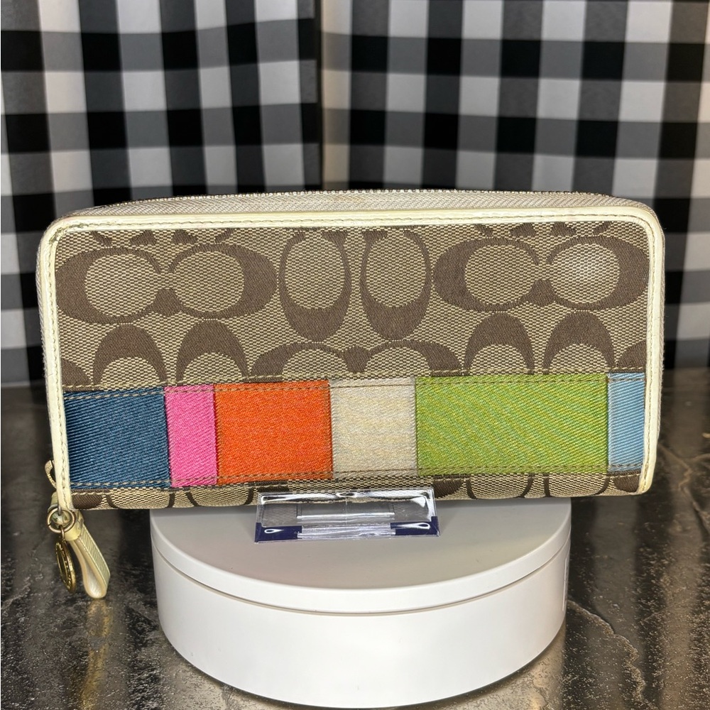 Coach Legacy Patchwork Zip Around Wallet Y2K 2007 - Picture 3 of 8